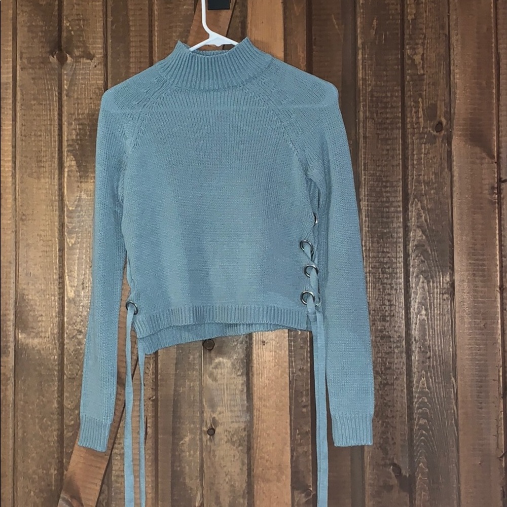 Turtle neck crop top
